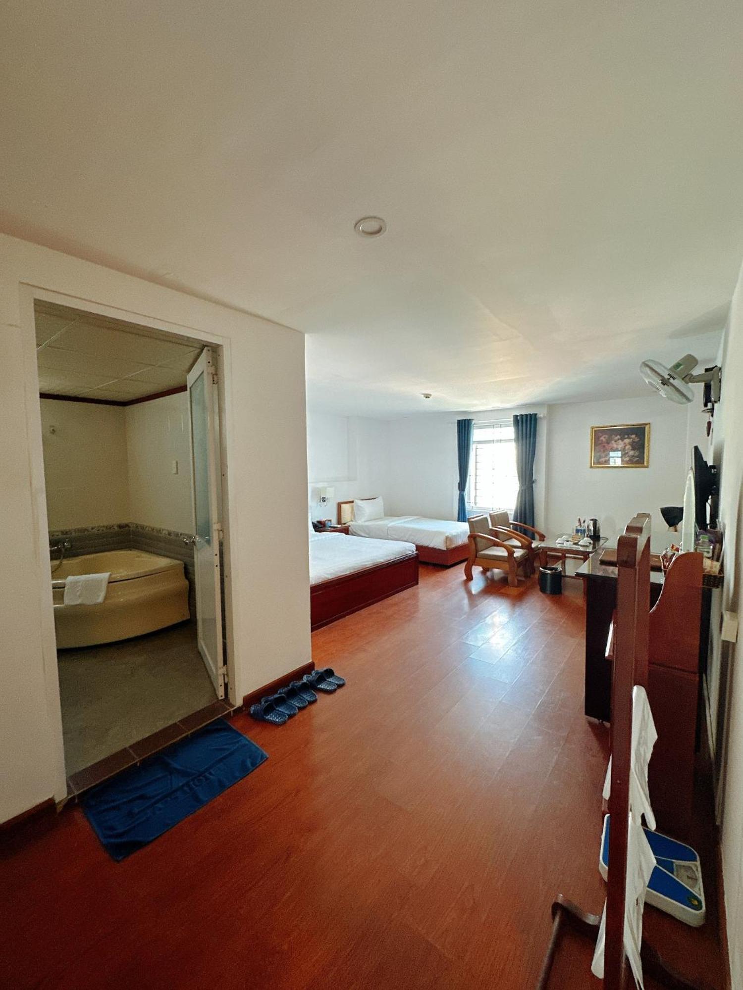 Hotel A25 -137 Nguyen Du - 3*