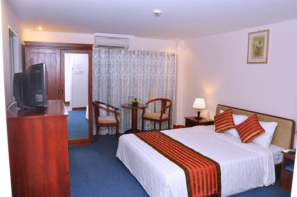Hotel A25 -137 Nguyen Du -